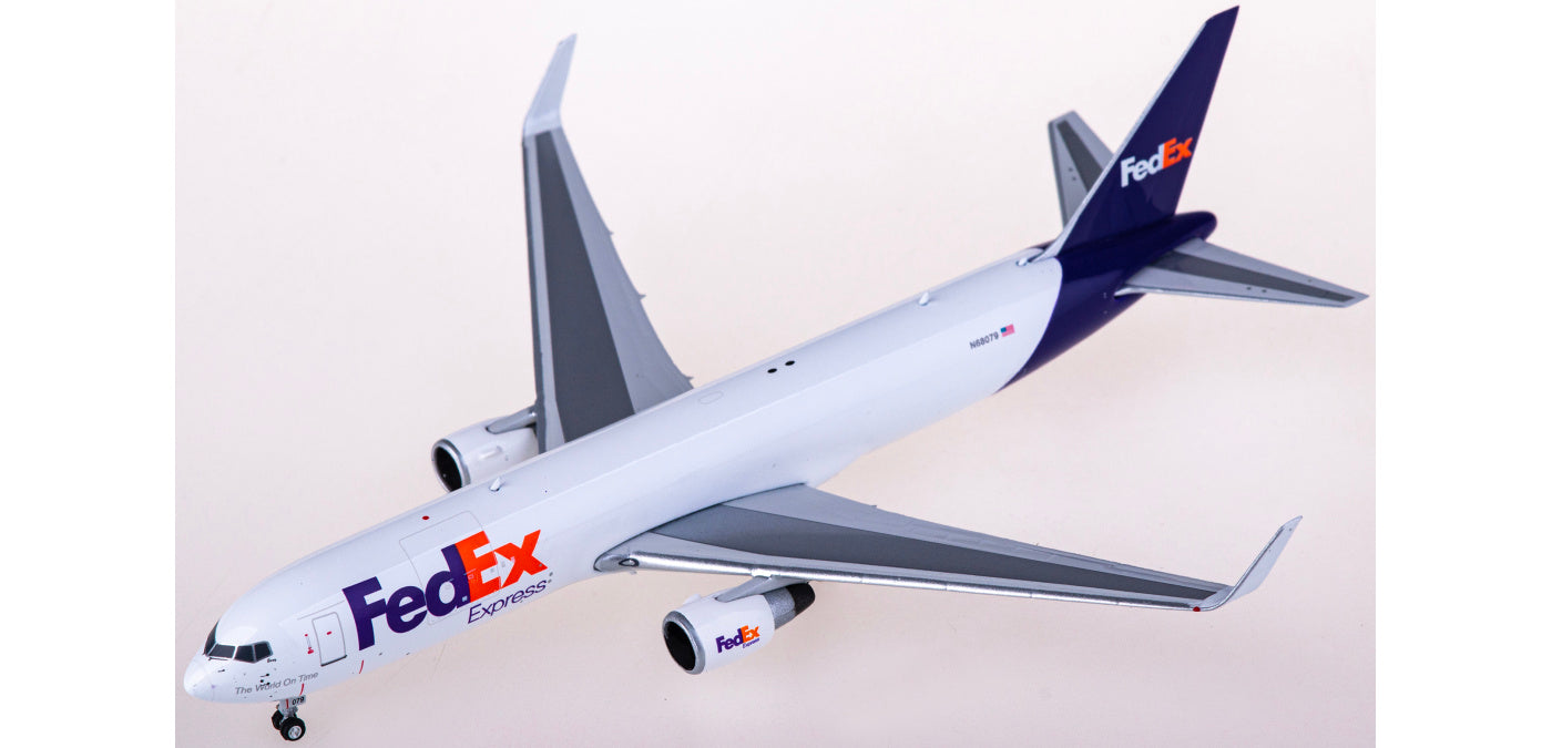 1:400 Phoenix PH04509 FedEx Boeing 767-300ER N68079+Free Tractor