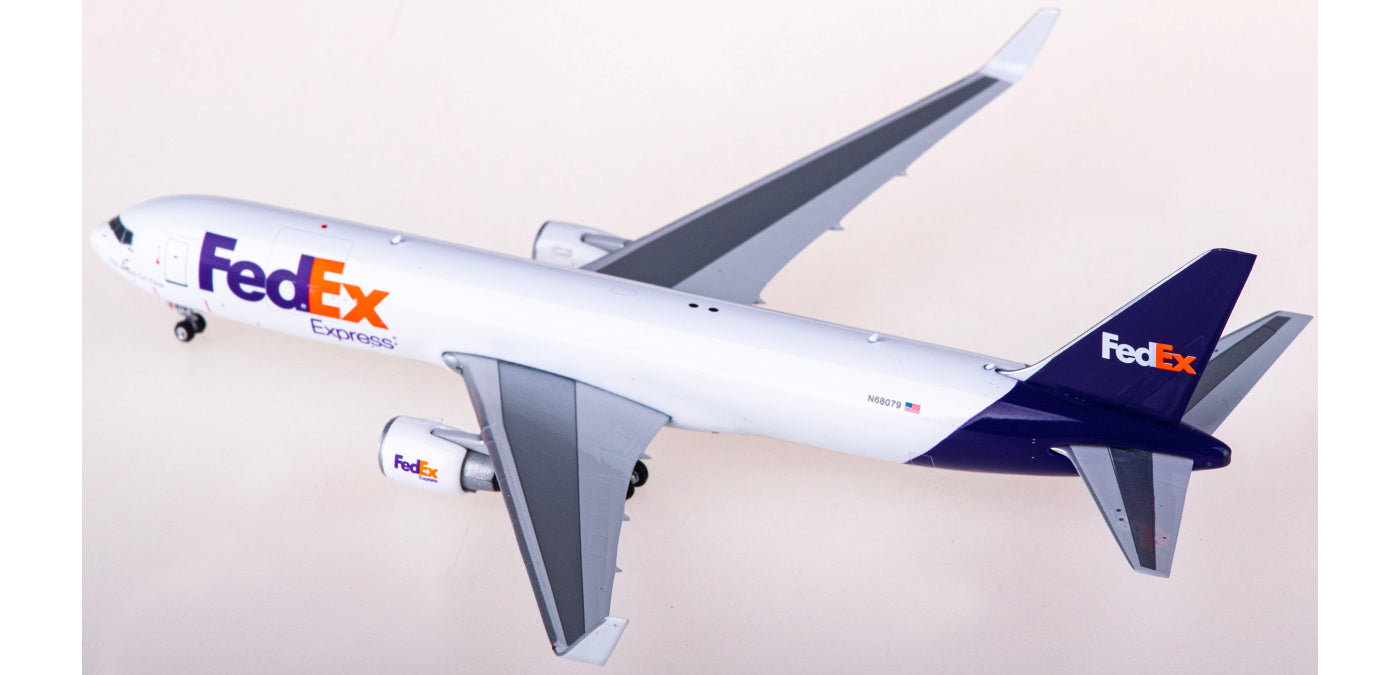 1:400 Phoenix PH04509 FedEx Boeing 767-300ER N68079+Free Tractor
