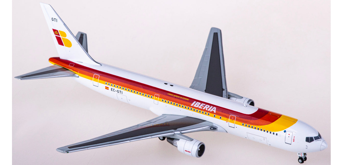 1:400 JC Wings XX4261 Iberia Boeing 767-300ER EC-GTI Aircraft Model+Free Tractor