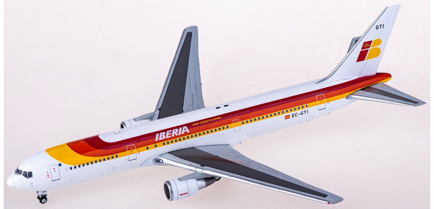 1:400 JC Wings XX4261 Iberia Boeing 767-300ER EC-GTI Aircraft Model+Free Tractor