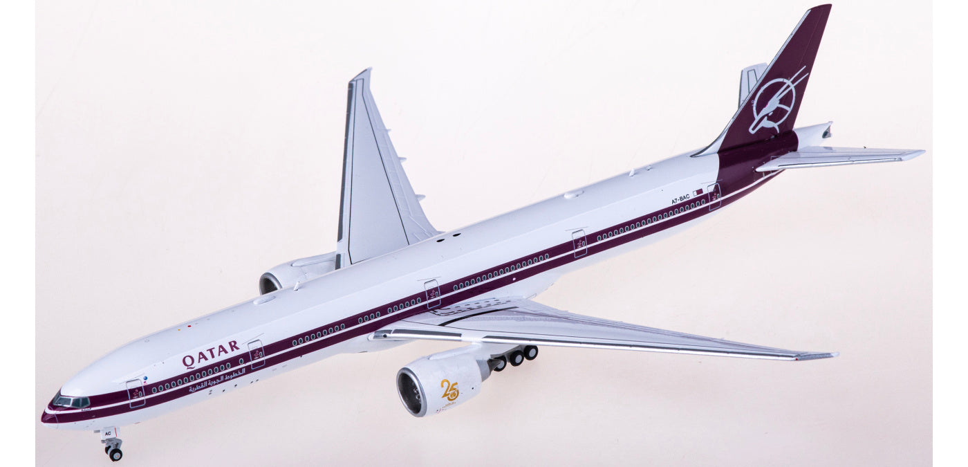 1:400 JC Wings XX40068 Qatar Airways Boeing 777-300ER A7-BAC Aircraft Model+Free Tractor
