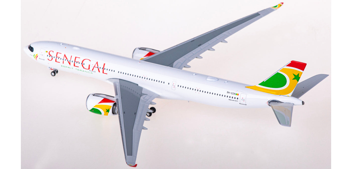 1:400 Phoenix PH11797 Air Senegal Airbus A330-900neo 9H-SZN+Free Tractor