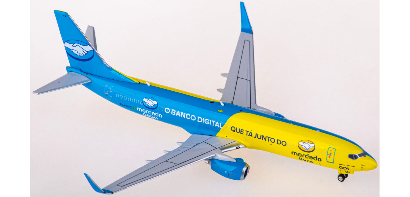 1:400 Phoenix PH11806 GOL Boeing 737-800 PS-GFD+Free Tractor