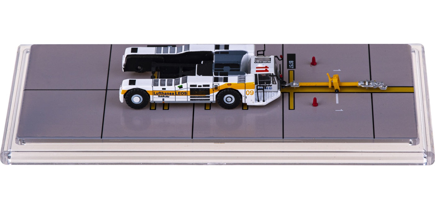1:200 JC Wings GSE2AST105 Lufthansa Airport Tractor turck(Lufthansa Airlines)