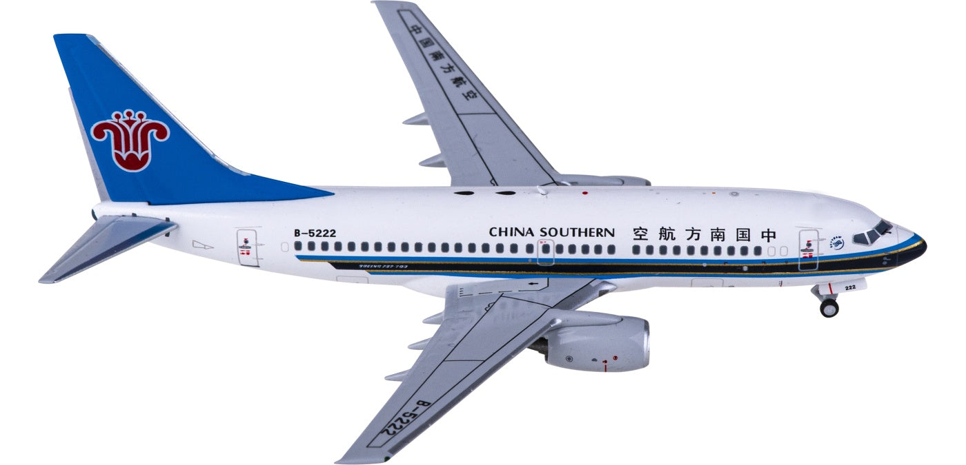 1:400 NG Models NG77036 China Southern Boeing 737-700 B-5222 Aircraft Model+Free Tractor