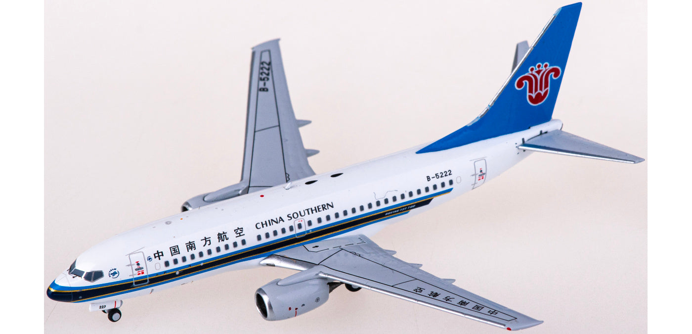 1:400 NG Models NG77036 China Southern Boeing 737-700 B-5222 Aircraft Model+Free Tractor