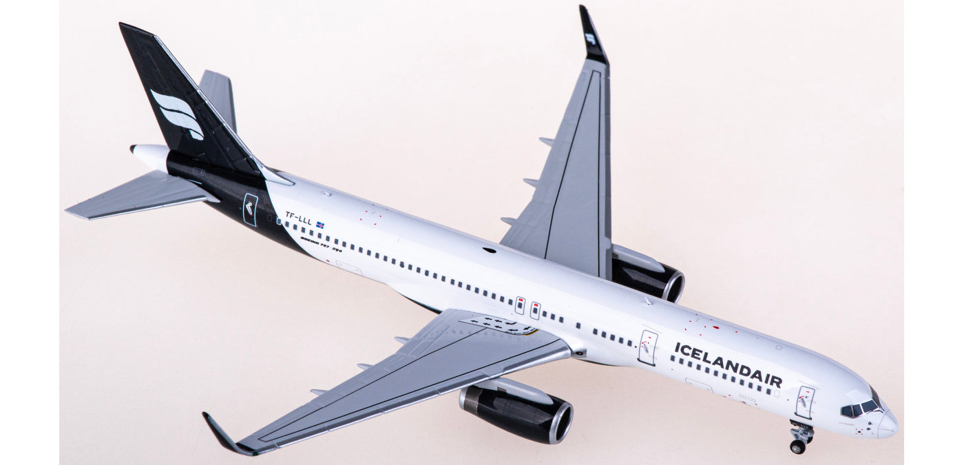 1:400 NG Models NG53198 Icelandair Boeing 757-200 TF-LLL+Free Tractor