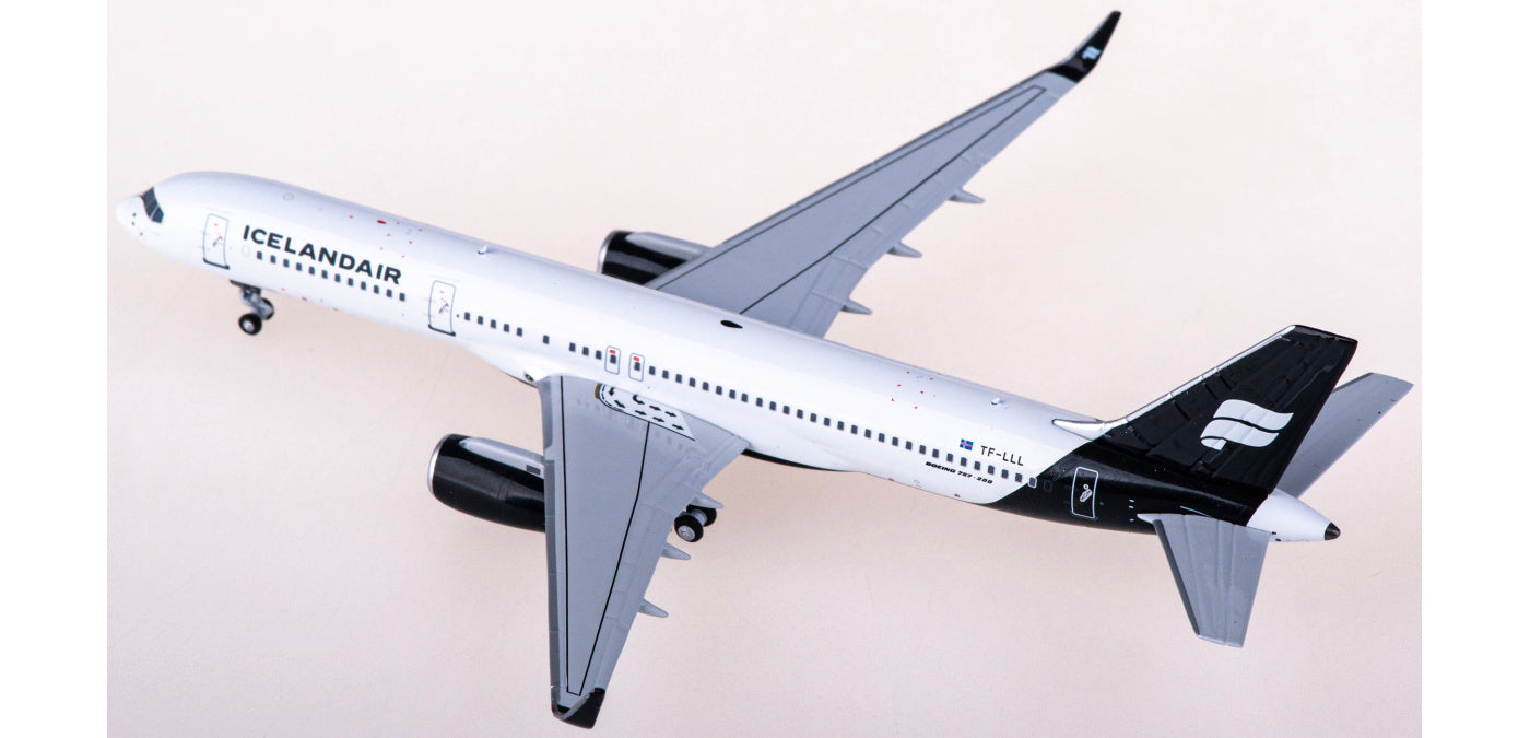1:400 NG Models NG53198 Icelandair Boeing 757-200 TF-LLL+Free Tractor