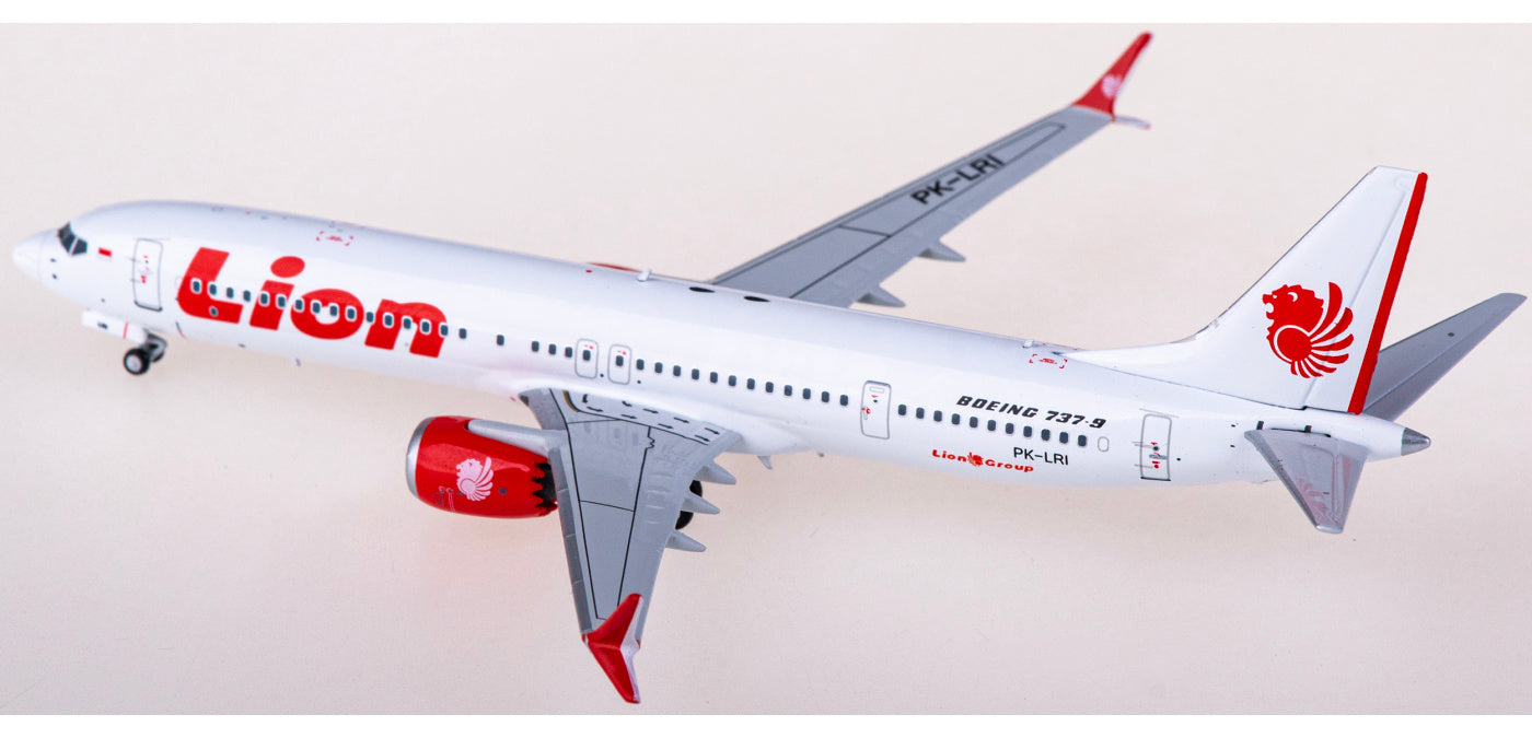 1:400 NG Models NG89009 Lion Air Boeing 737 MAX 9 PK-LRI+Free Tractor
