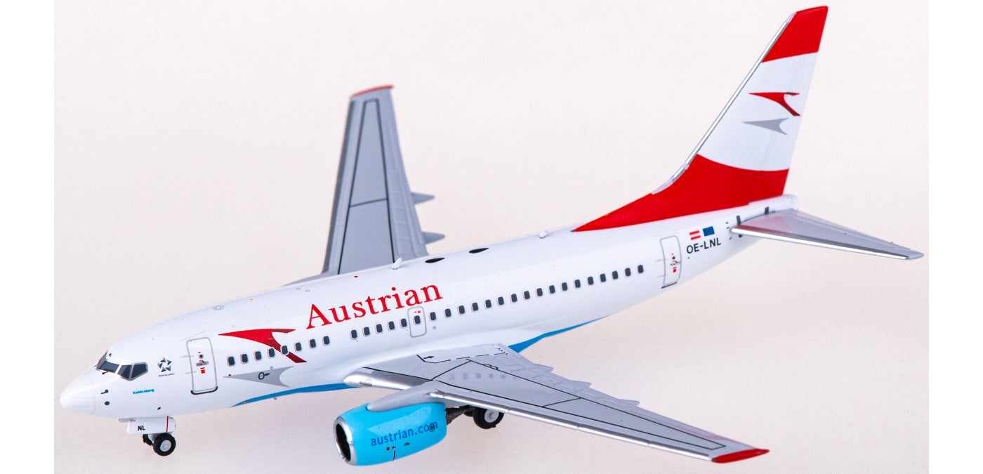 1:400 NG Models NG76015 Austrian Airlines Boeing 737-600 OE-LNL+Free Tractor