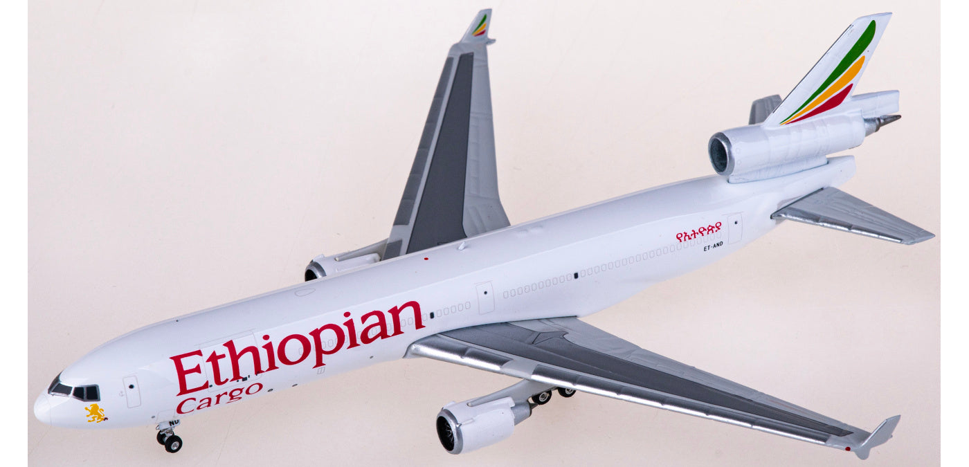 1:400 Phoenix PH11821 Ethiopian Airlines McDonnell Douglas MD-11 ET-AND Aircraft Model+Free Tractor