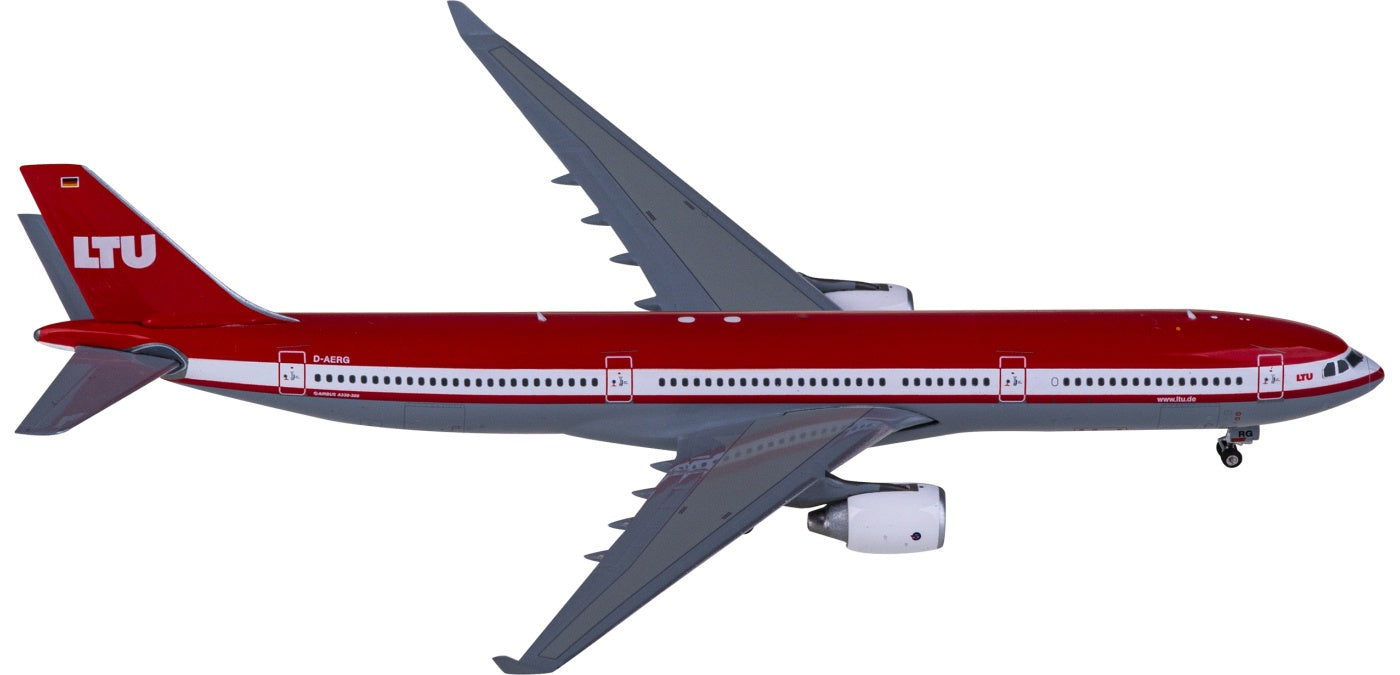 1:400 Phoenix PH11827 LTU International Airbus A330-300 D-AERG Aircraft Model+Free Tractor