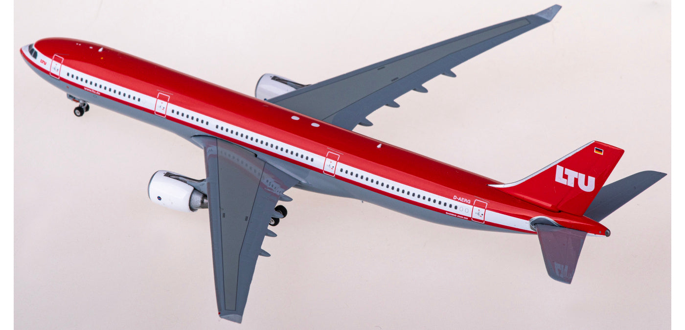 1:400 Phoenix PH11827 LTU International Airbus A330-300 D-AERG Aircraft Model+Free Tractor