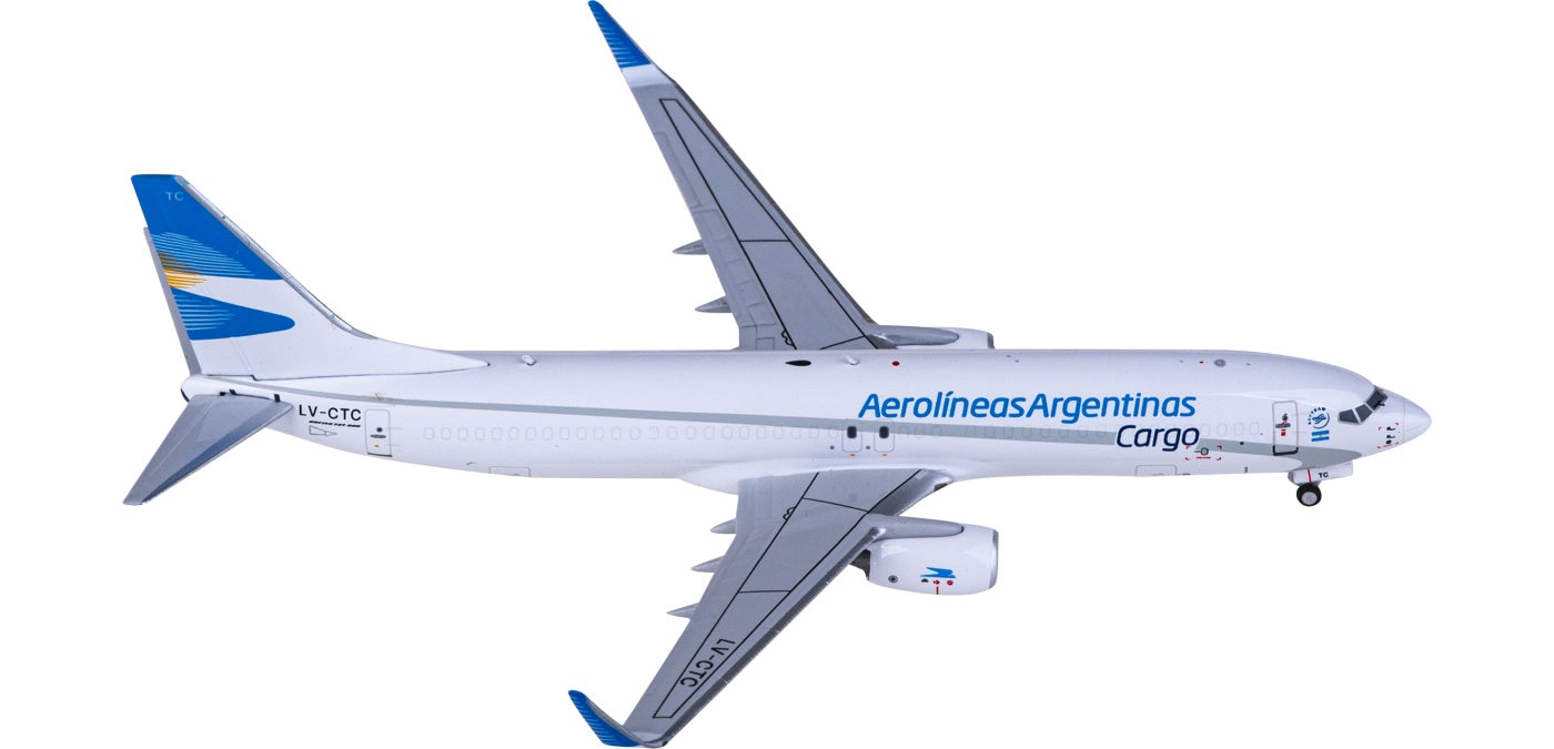 1:400 NG Models NG58183 Aerolíneas Argentinas Cargo Boeing 737-800 LV-CTC+Free Tractor