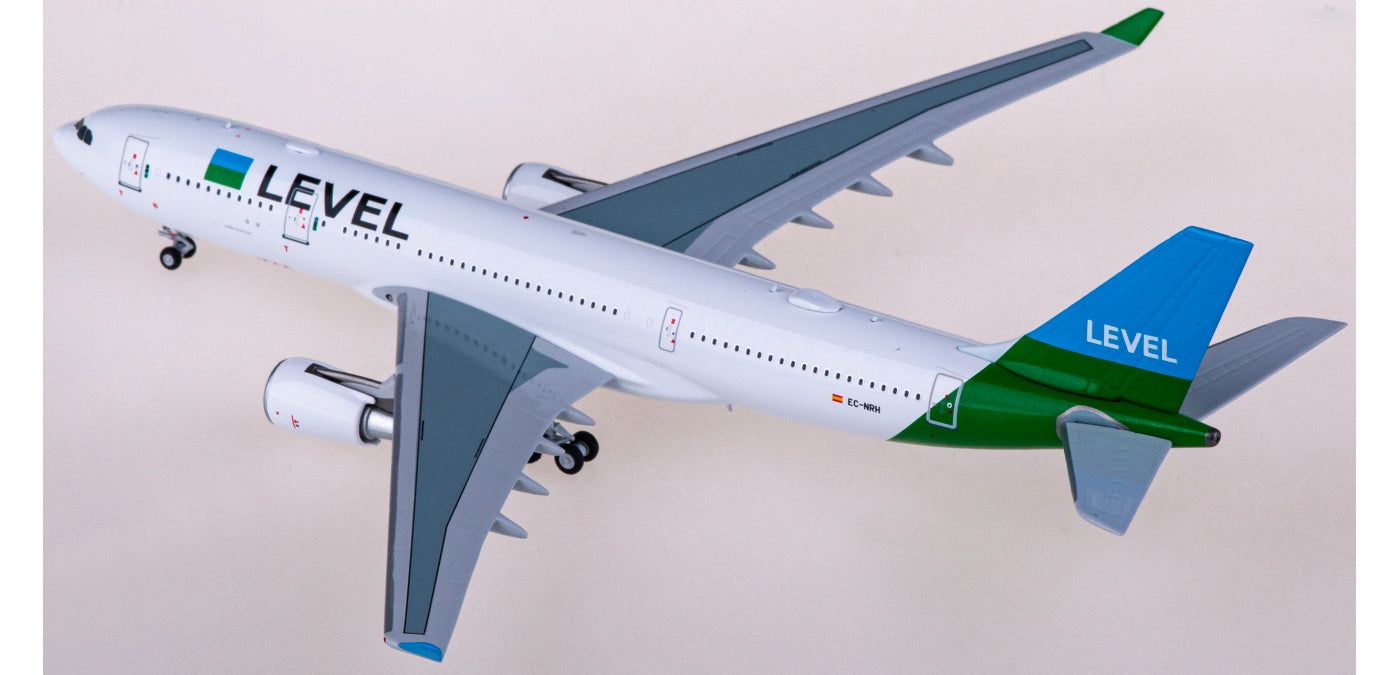 1:400 NG Models NG61062 LEVEL Airbus A330-200 EC-NRH Aircraft Model+Free Tractor