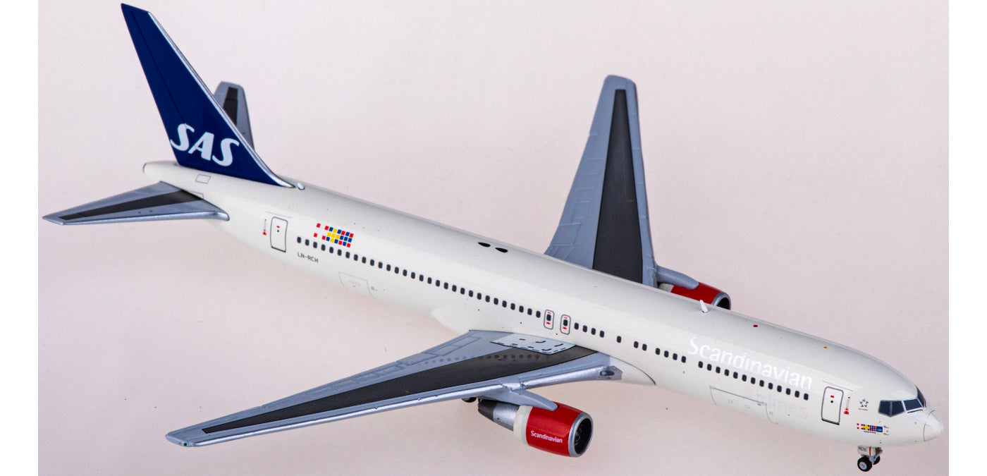 1:400 JC Wings XX40030 SAS Boeing 767-300ER LN-RCH Aircraft Model+Free Tractor