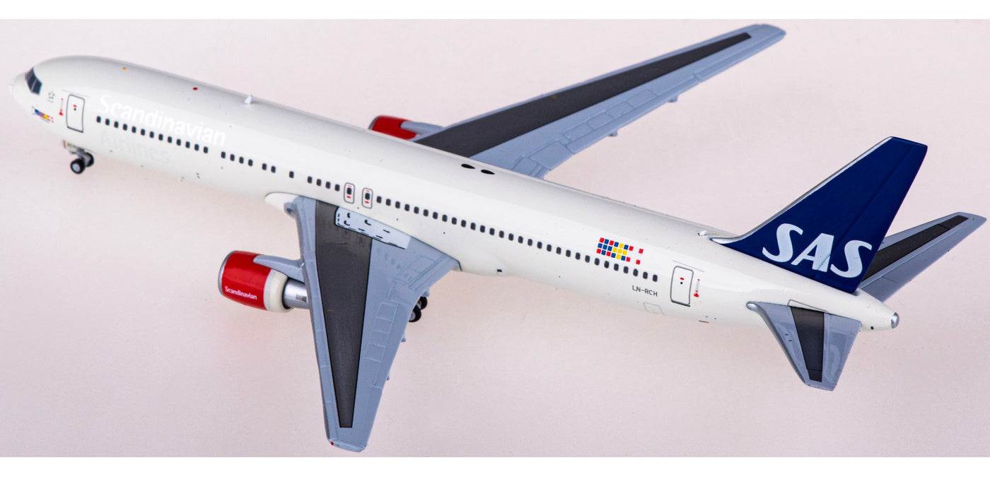 1:400 JC Wings XX40030 SAS Boeing 767-300ER LN-RCH Aircraft Model+Free Tractor