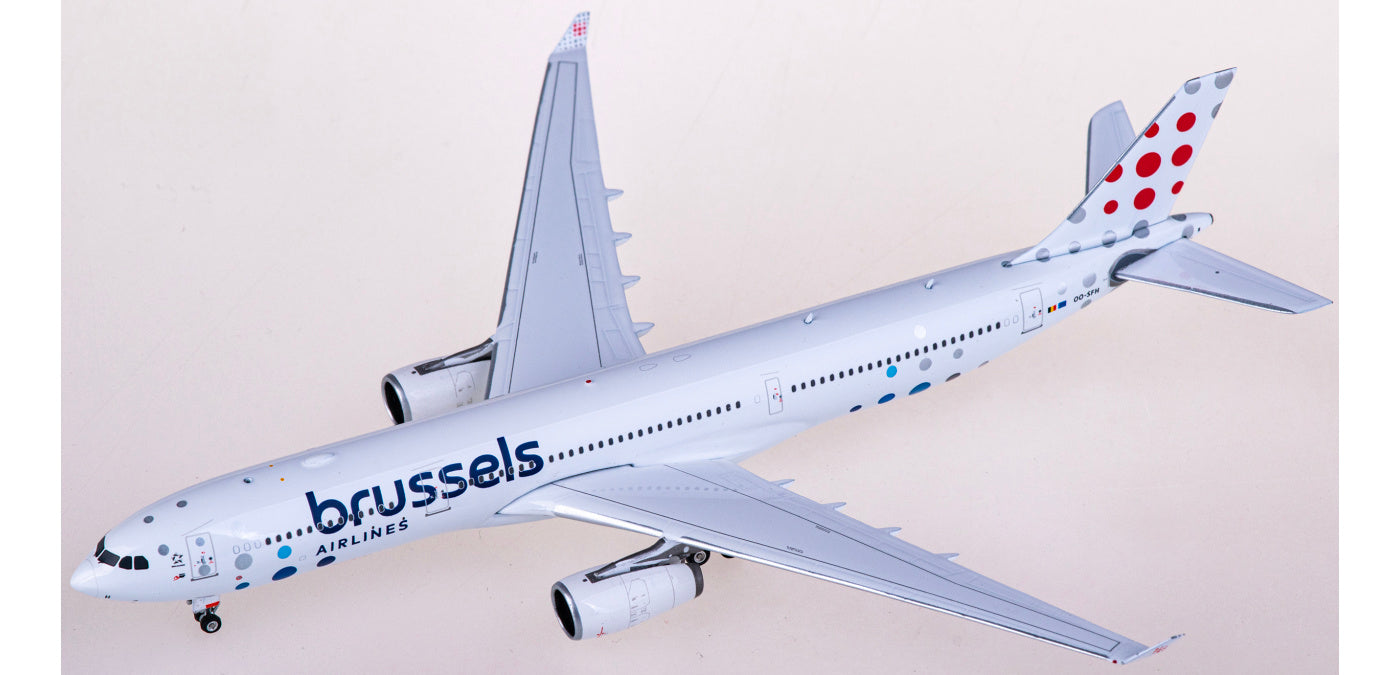 1:400 Phoenix PH11845 Brussels Airlines Airbus A330-300 OO-SFH Aircraft Model+Free Tractor