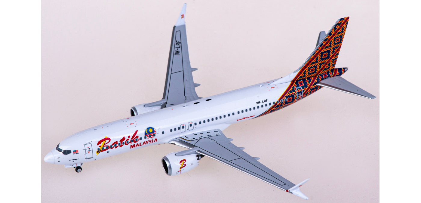 1:400 NG Models NG88011 Batik Air Boeing 737 MAX 8 9M-LRF Aircraft Model+Free Tractor