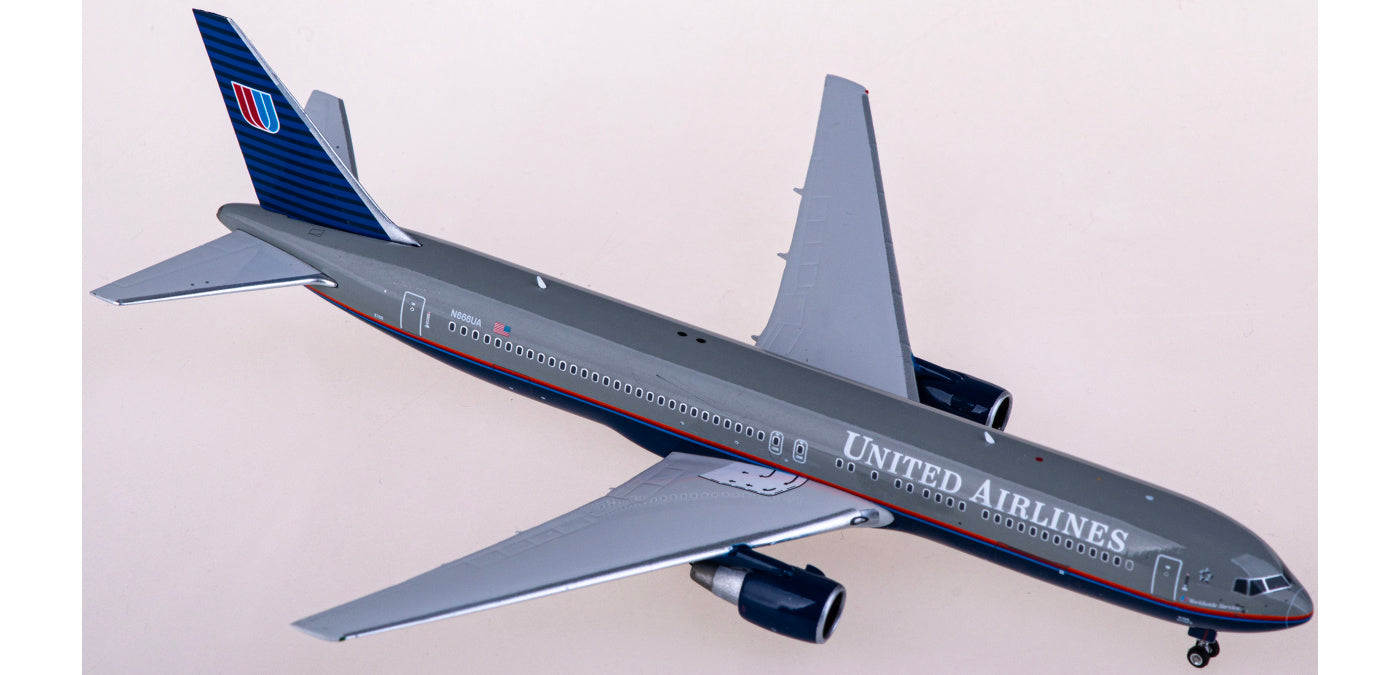 1:400 Phoenix PH04558 United Airlines Boeing 767-300ER N666UA Aircraft Model+Free Tractor