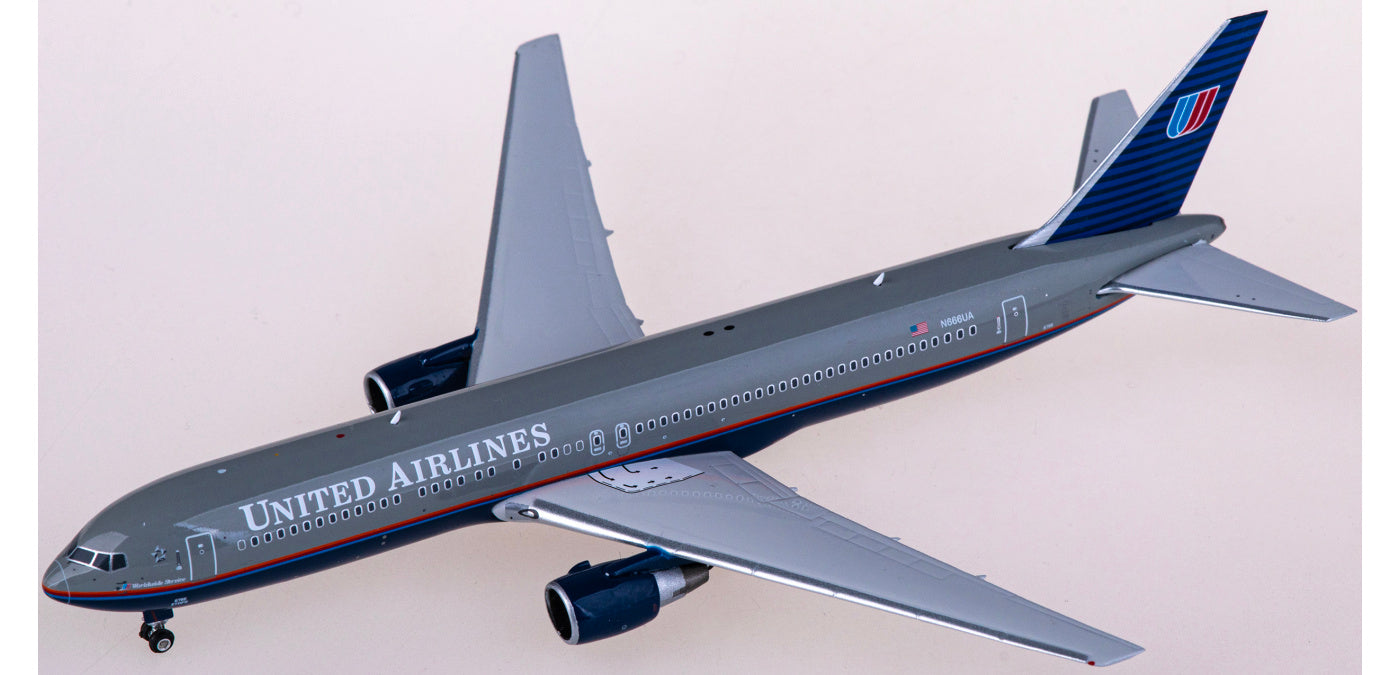 1:400 Phoenix PH04558 United Airlines Boeing 767-300ER N666UA Aircraft Model+Free Tractor