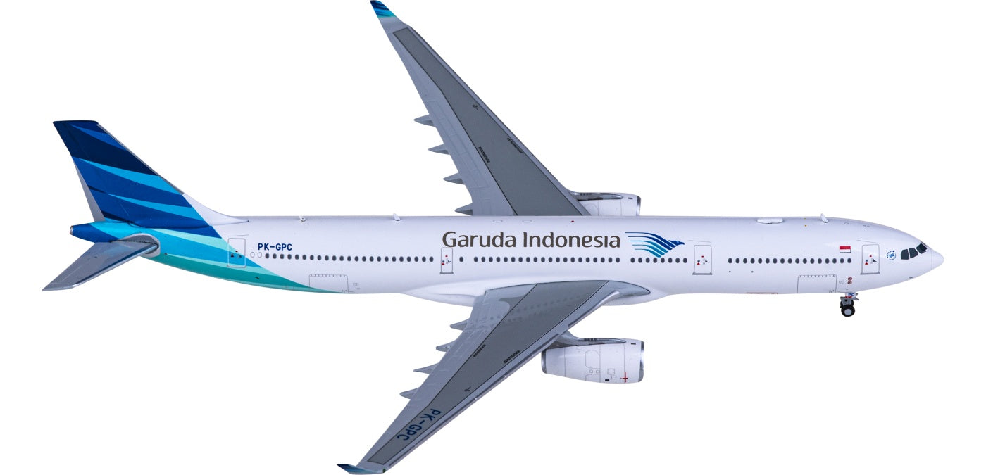 1:400 JC Wings LH4217 Garuda Indonesia Airbus A330-300 PK-GPC Aircraft Model+Free Tractor