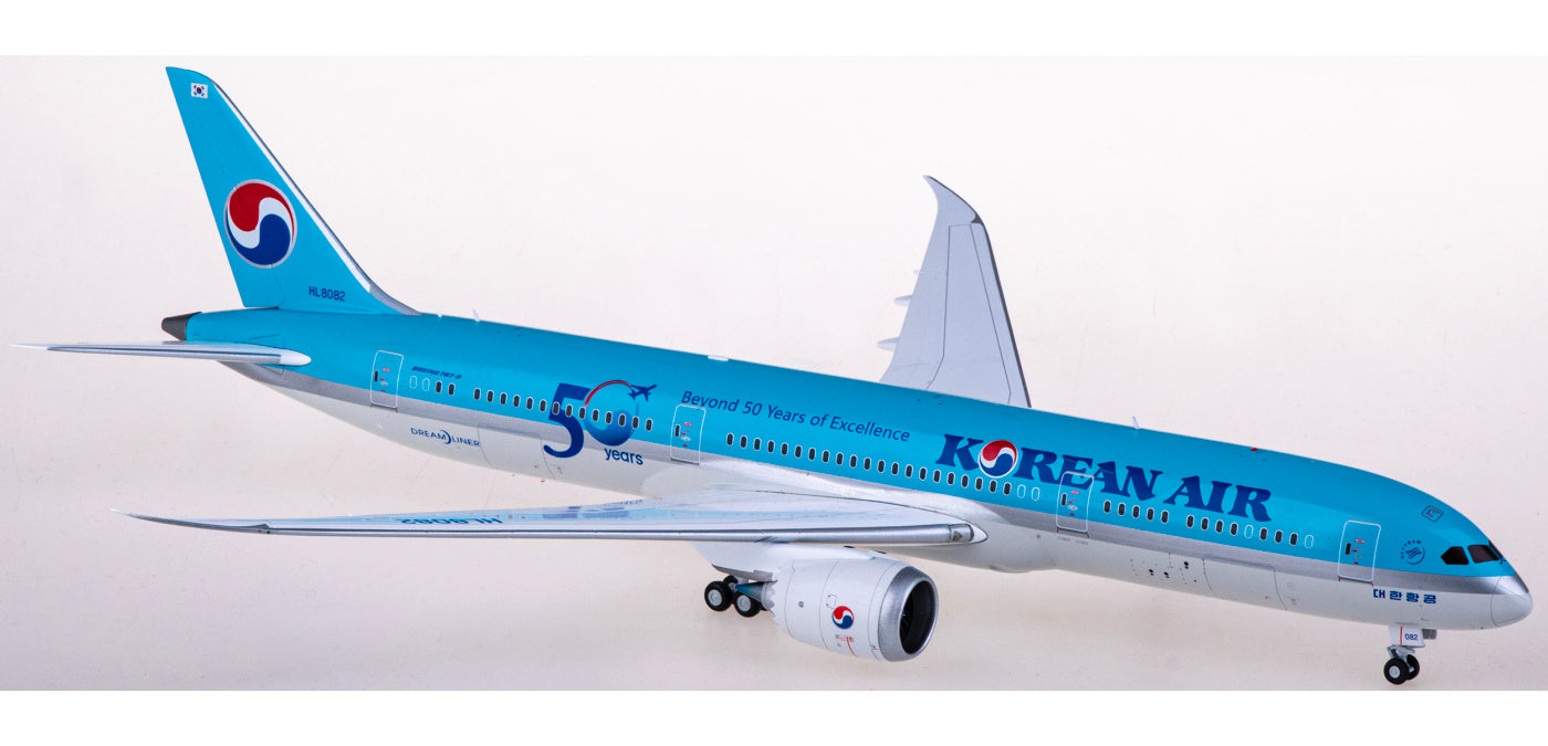 1:200 JC Wings EW2789011 Korean Air Boeing 787-9 HL8082 Aircraft Model