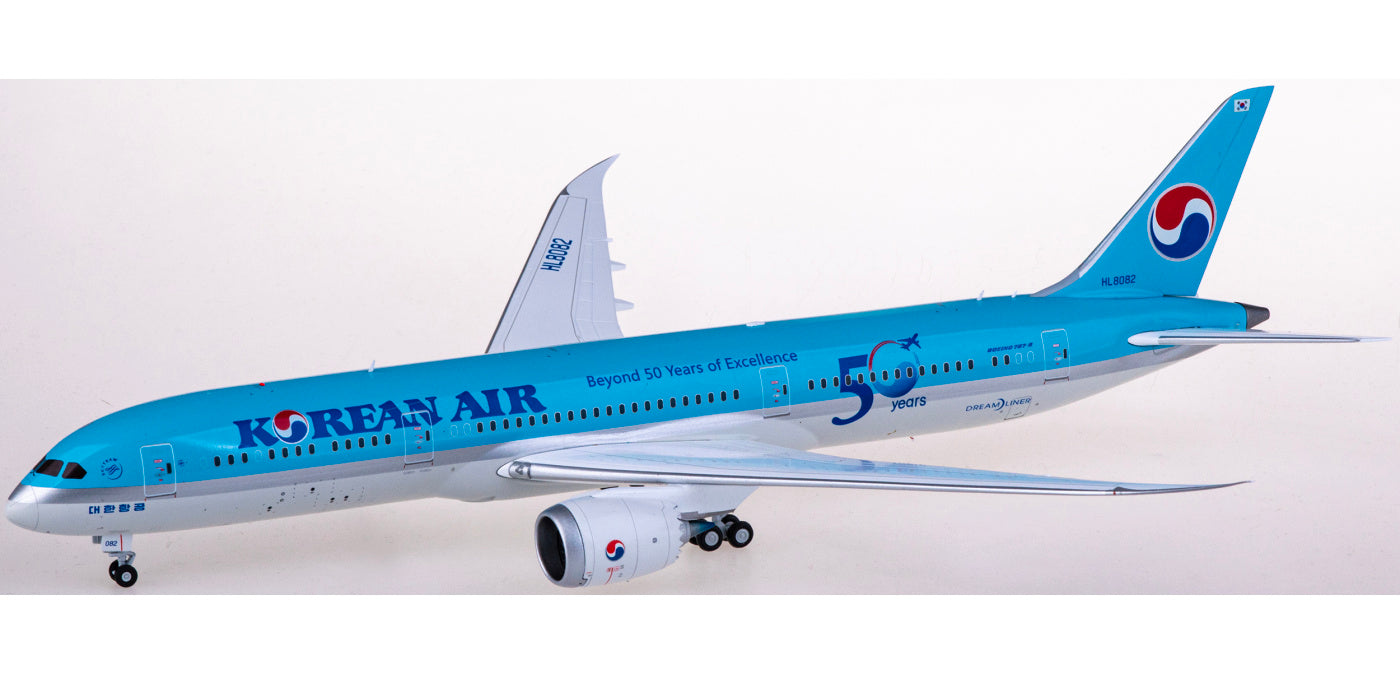 1:200 JC Wings EW2789011 Korean Air Boeing 787-9 HL8082 Aircraft Model