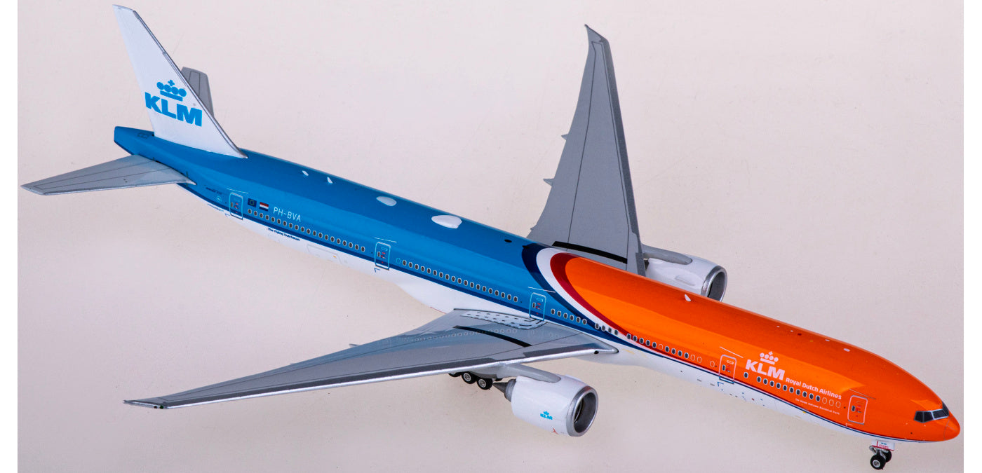 1:400 Phoenix PH11860 KLM Boeing 777-300ER PH-BVA Aircraft Model+Free Tractor