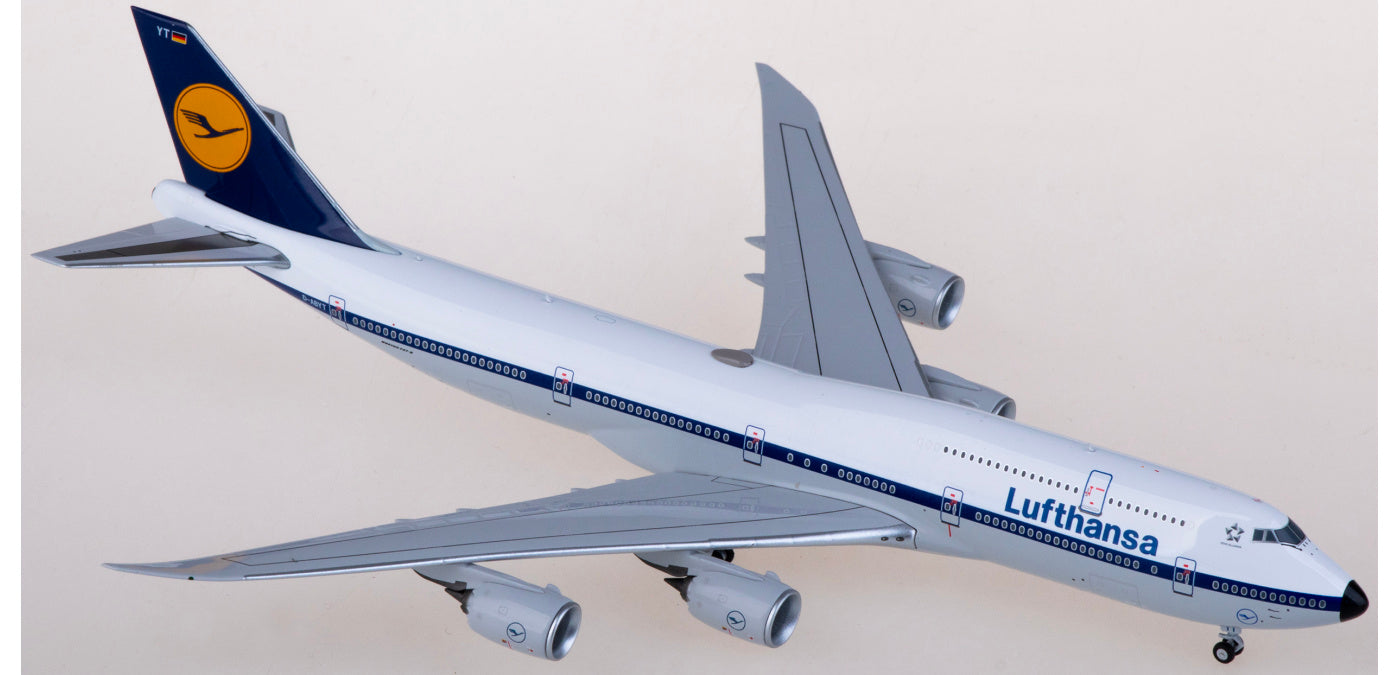 1:400 NG Models NG78016 Lufthansa Airlines Boeing 747-8 D-ABYT Aircraft Model+Free Tractor Aircraft Model+Free Tractor