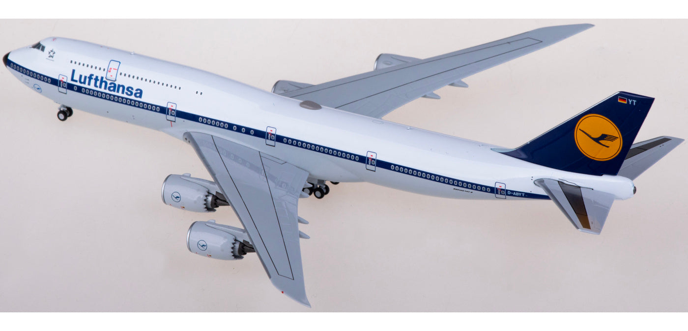 1:400 NG Models NG78016 Lufthansa Airlines Boeing 747-8 D-ABYT Aircraft Model+Free Tractor Aircraft Model+Free Tractor