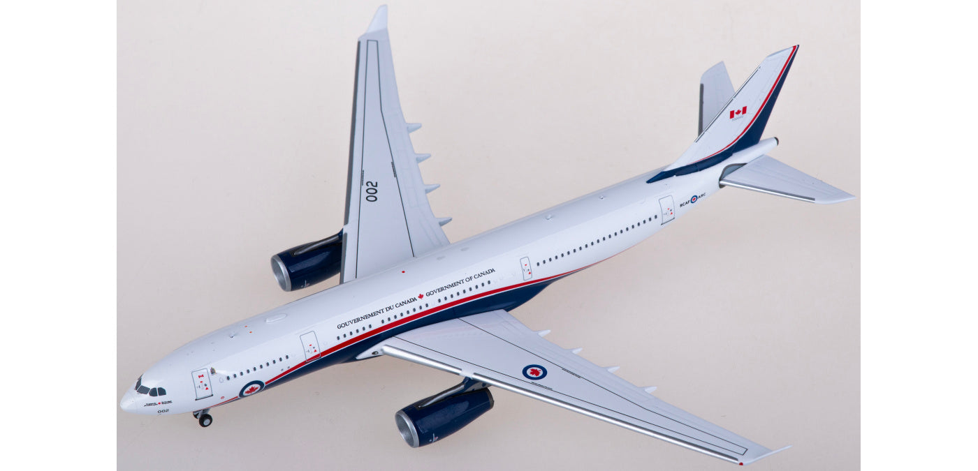 1:400 NG Models NG61065 RCAF Airbus A330-200 CC-330 Husky 330002 Aircraft Model+Free Tractor