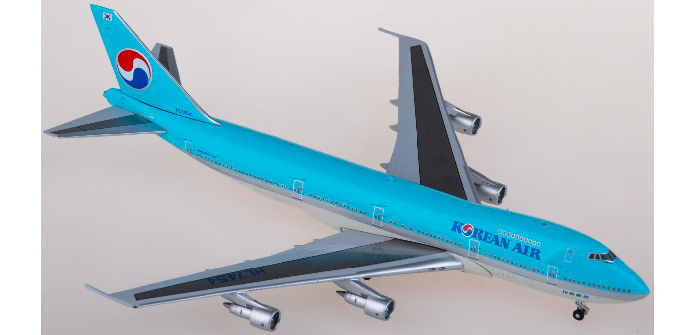1:400 JC Wings BB4-742-002 Korean Air Boeing 747-200B HL7454 Aircraft Model+Free Tractor