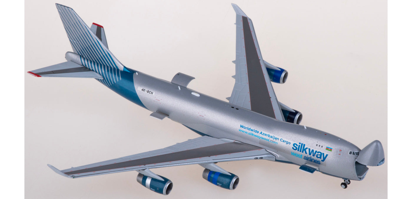 1:400 JC Wings LH4316C Silk Way West Airlines Boeing 747-400F 4K-BCH Aircraft Model+Free Tractor