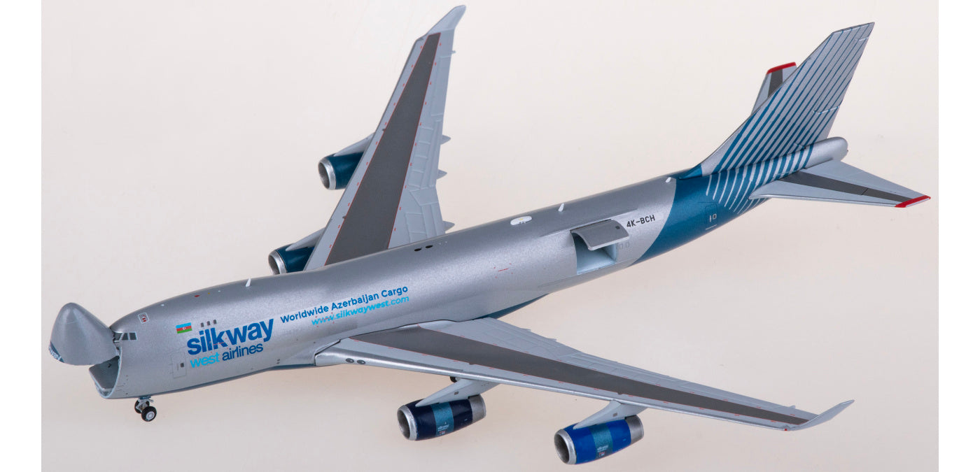 1:400 JC Wings LH4316C Silk Way West Airlines Boeing 747-400F 4K-BCH Aircraft Model+Free Tractor