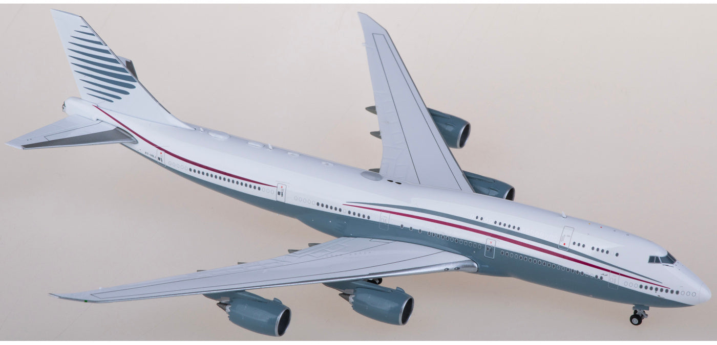 1:400 JC Wings XX40162 Qatar Amiri Flight Boeing 747-8 A7-HBJ Aircraft Model+Free Tractor
