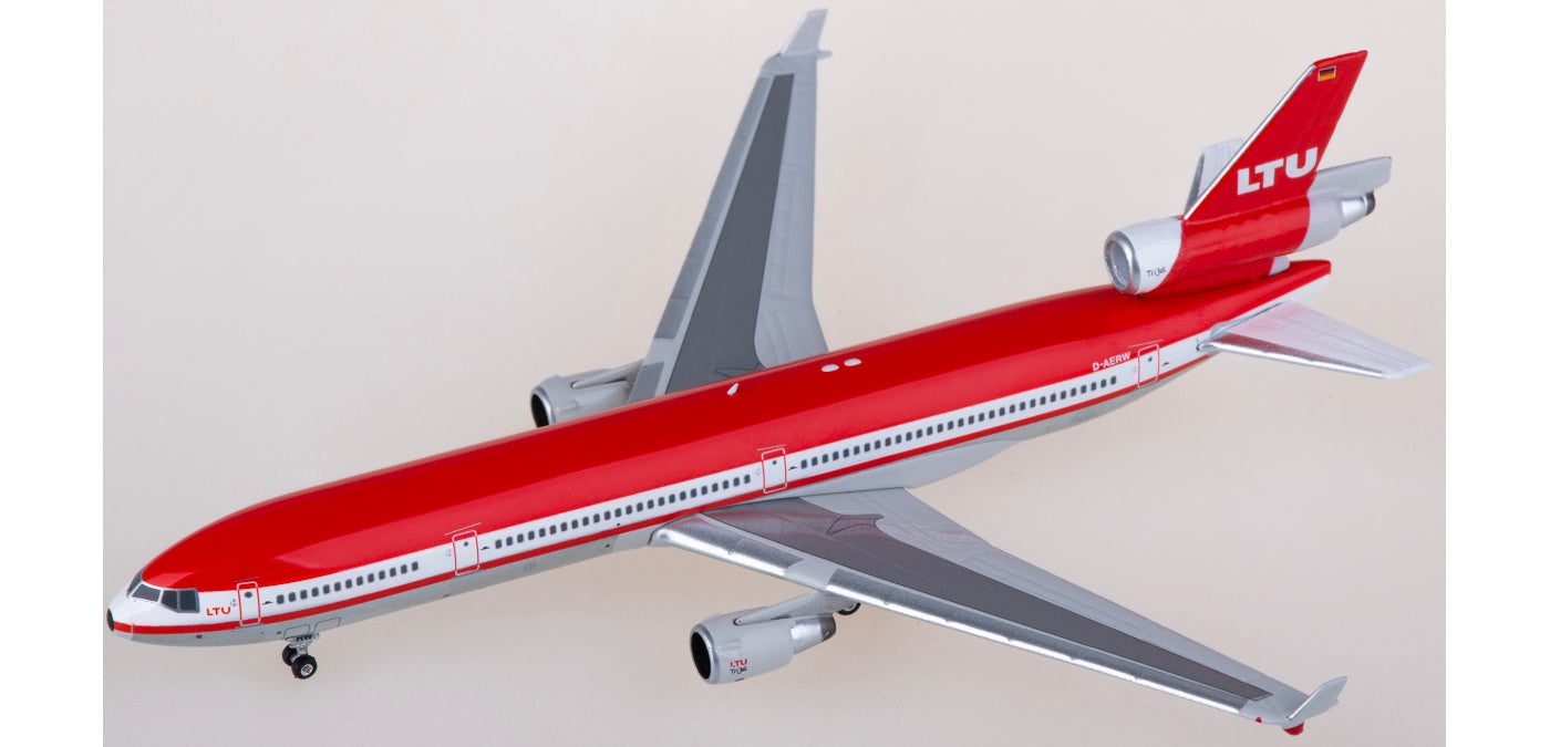 1:400 Phoenix PH11874 LTU International McDonnell Douglas MD-11 D-AERW Aircraft Model+Free Tractor