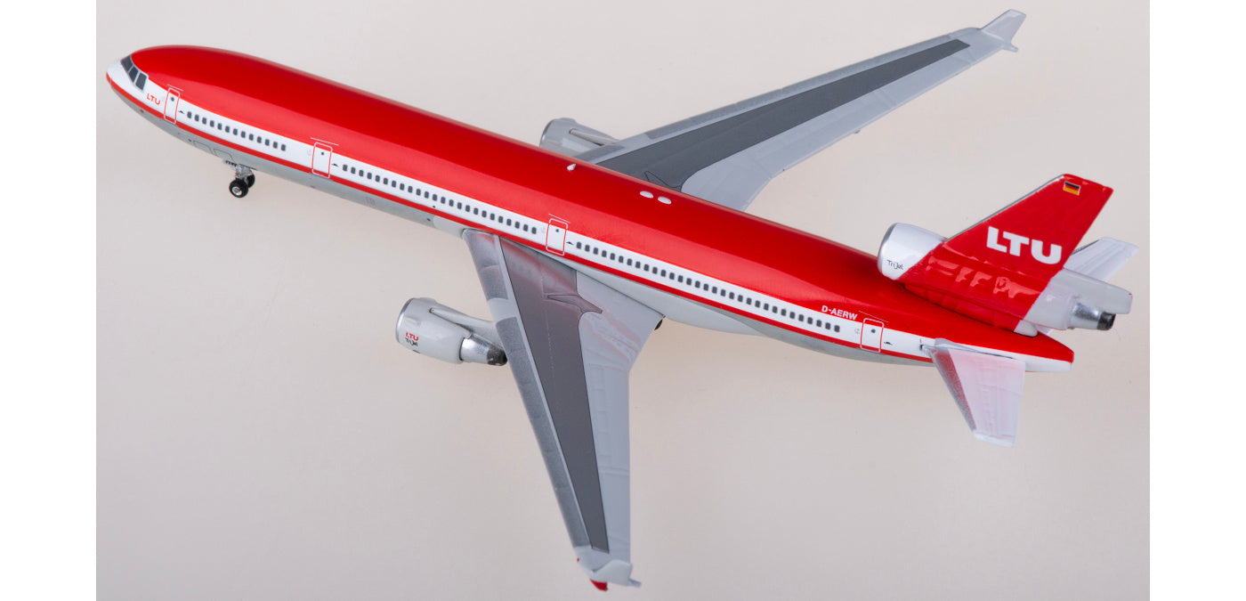 1:400 Phoenix PH11874 LTU International McDonnell Douglas MD-11 D-AERW Aircraft Model+Free Tractor