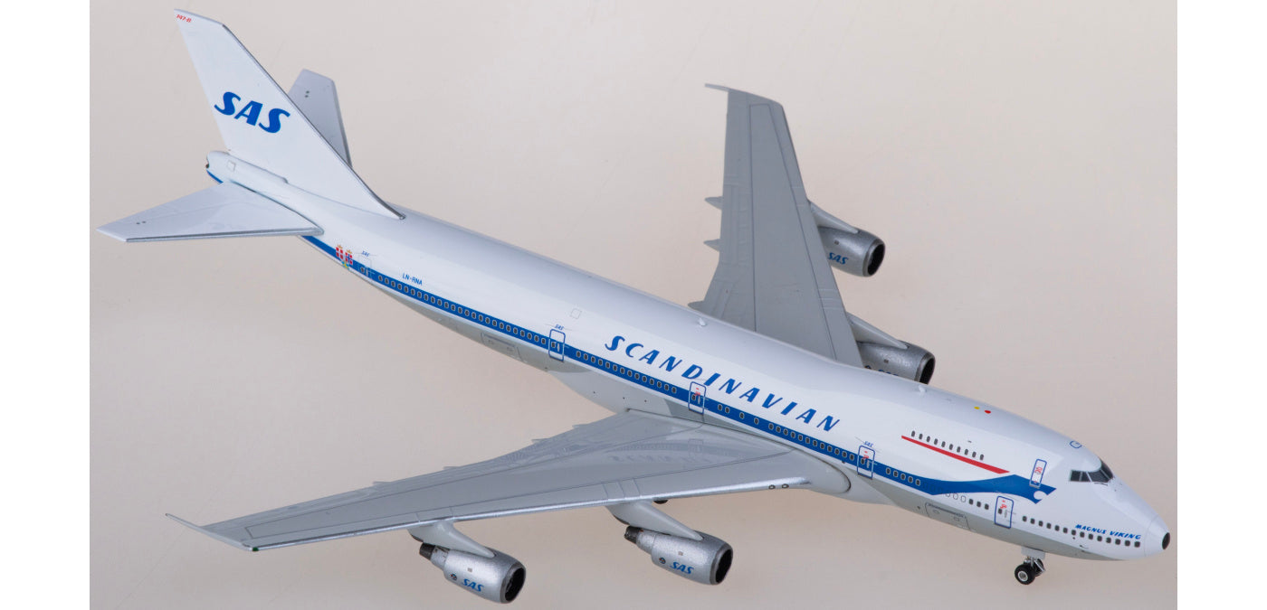 1:400 Phoenix PH11871 SAS Boeing 747-200 LN-RNA Aircraft Model+Free Tractor