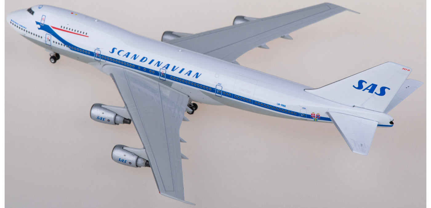 1:400 Phoenix PH11871 SAS Boeing 747-200 LN-RNA Aircraft Model+Free Tractor