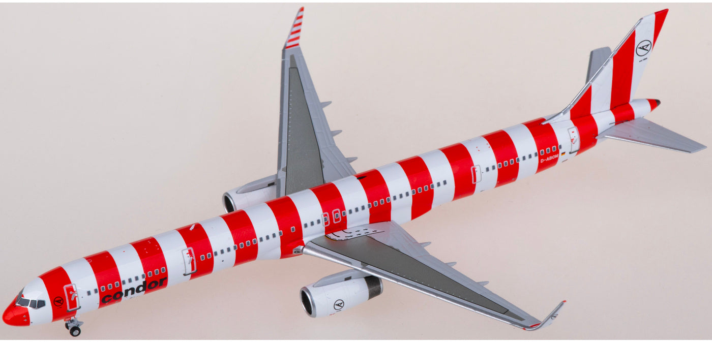 1:400 NG Models NG45006 Condor Boeing 757-300 D-ABOM Aircraft Model+Free Tractor