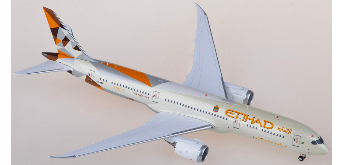 1:400 NG Models NG55119 Etihad Airways Boeing 787-9 Dreamliner A6-BLZ Aircraft Model+Free Tractor