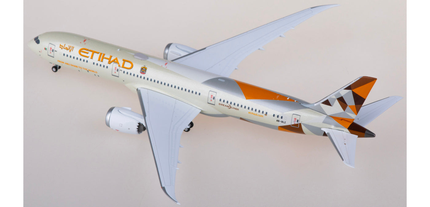 1:400 NG Models NG55119 Etihad Airways Boeing 787-9 Dreamliner A6-BLZ Aircraft Model+Free Tractor