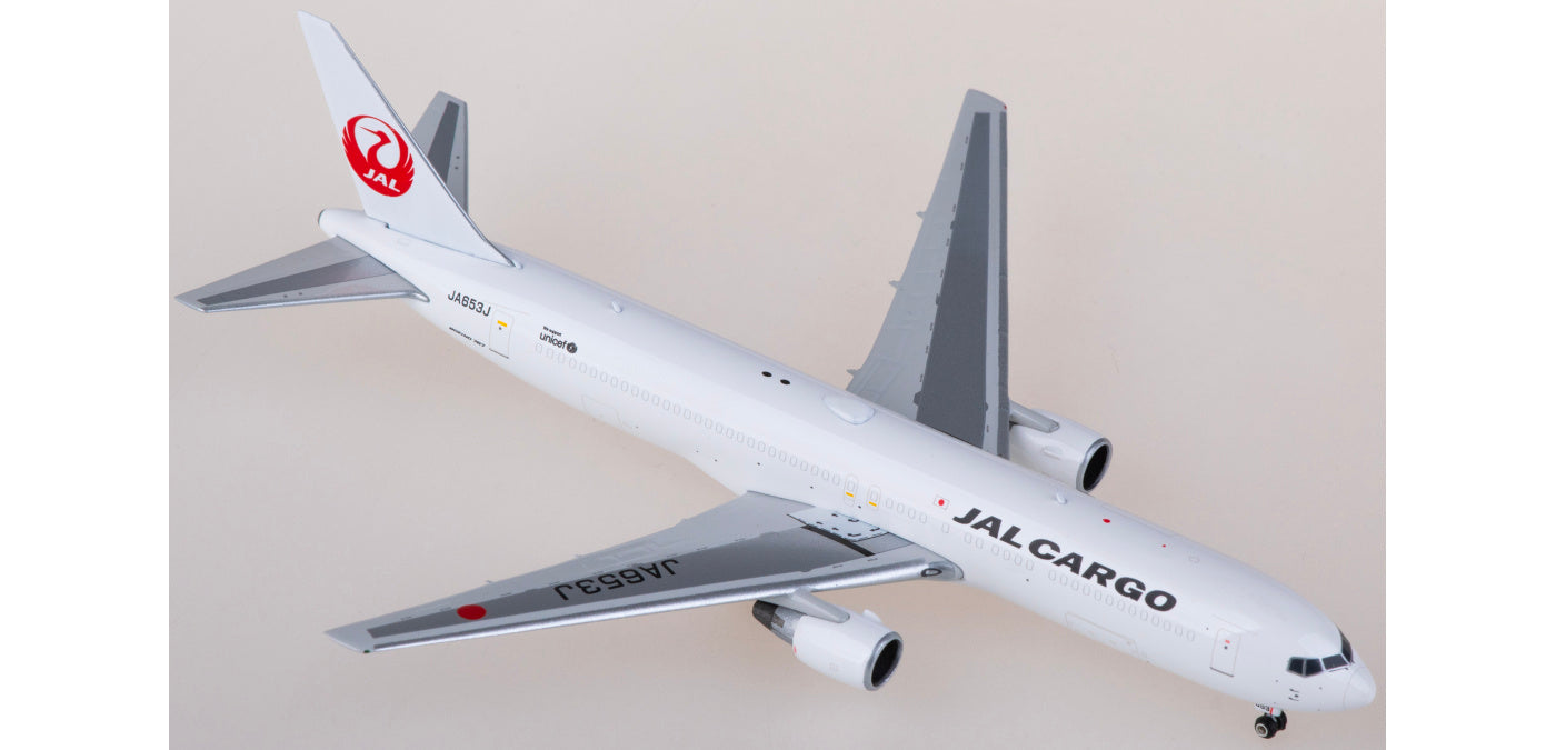 1:400 Phoenix PH04582 Japan Airlines Boeing 767-300ER JA653J Aircraft Model+Free Tractor