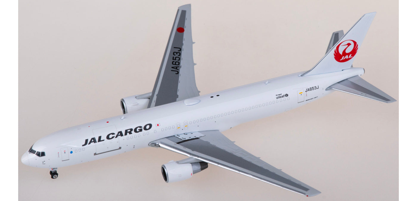 1:400 Phoenix PH04582 Japan Airlines Boeing 767-300ER JA653J Aircraft Model+Free Tractor