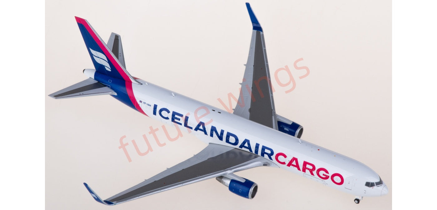 1:400 JC Wings XX40176 Icelandair Boeing 767-300ER TF-ISH Aircraft Model+Free Tractor