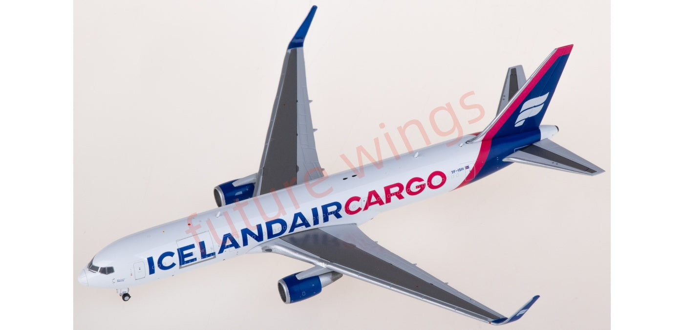 1:400 JC Wings XX40176 Icelandair Boeing 767-300ER TF-ISH Aircraft Model+Free Tractor