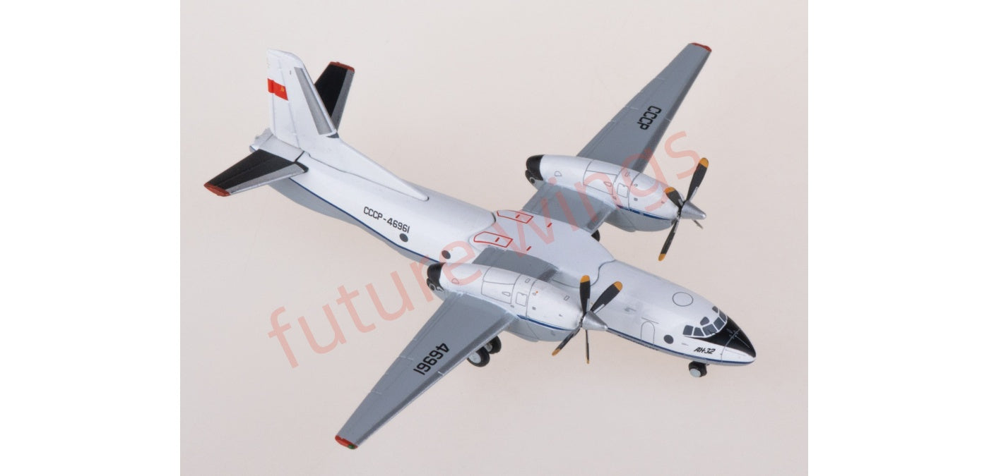 1:400 JC Wings LH4330 Aeroflot Antonov AN-32 CCCP-46961 Aircraft Model+Free Tractor