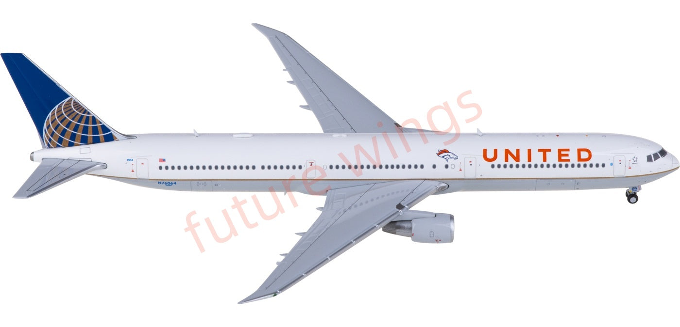 1:400 JC Wings LH4367 United Airlines Boeing 767-400ER N76064 Aircraft Model+Free Tractor