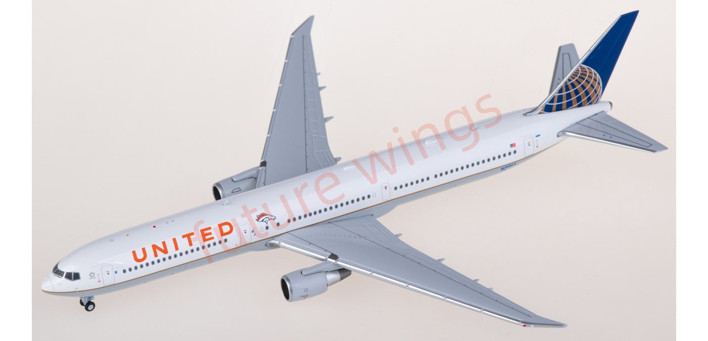 1:400 JC Wings LH4367 United Airlines Boeing 767-400ER N76064 Aircraft Model+Free Tractor
